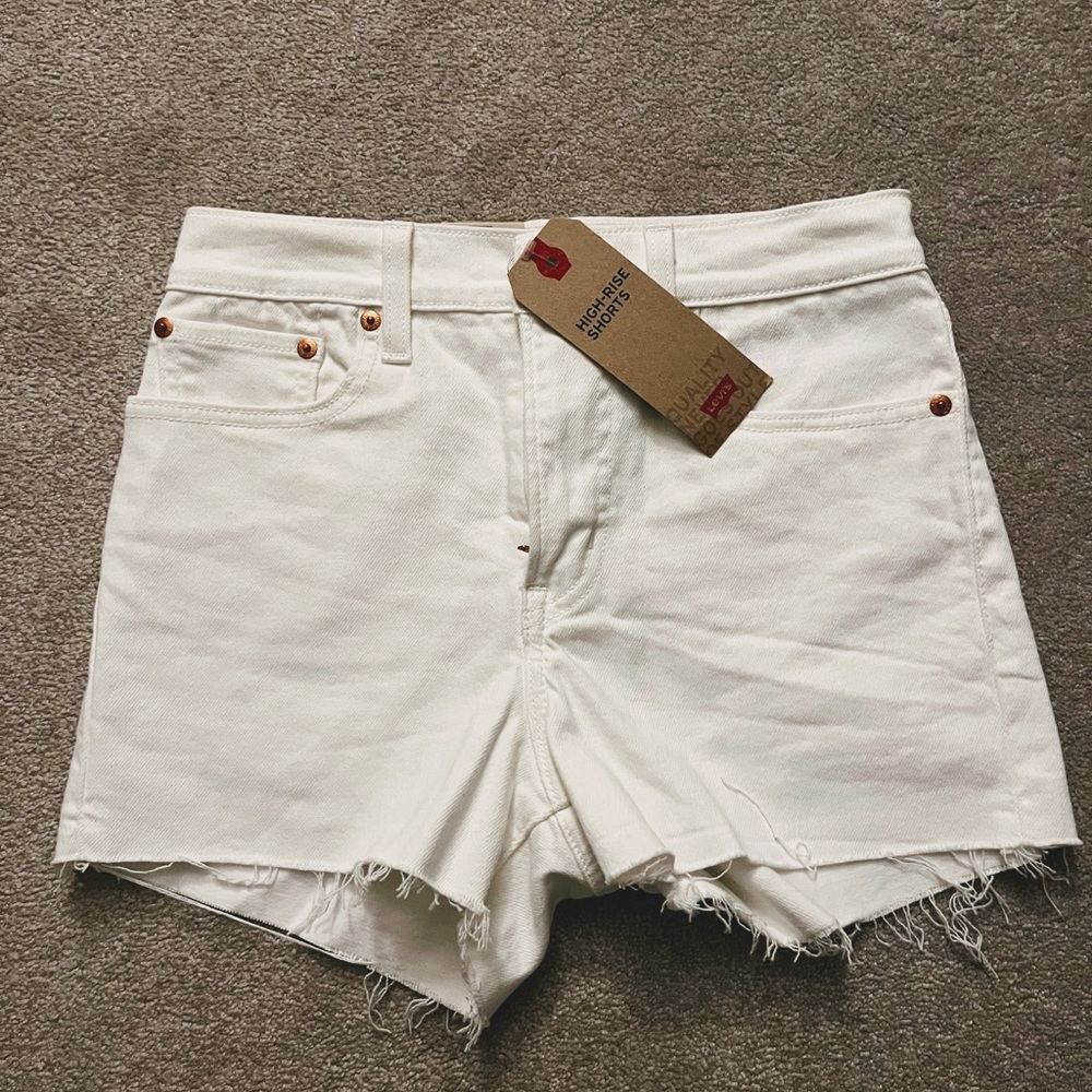 Levi’s high waisted shorts frayed hem